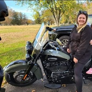 Meet your Posher, Maxine